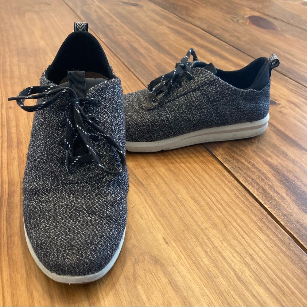 TOMS Cabrillo Heather Gray Lace Up Casual Sneakers